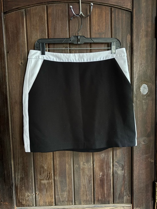 Banana Republic Dresses & Skirts - Banana Republic Black Mini Skirt with White Trim